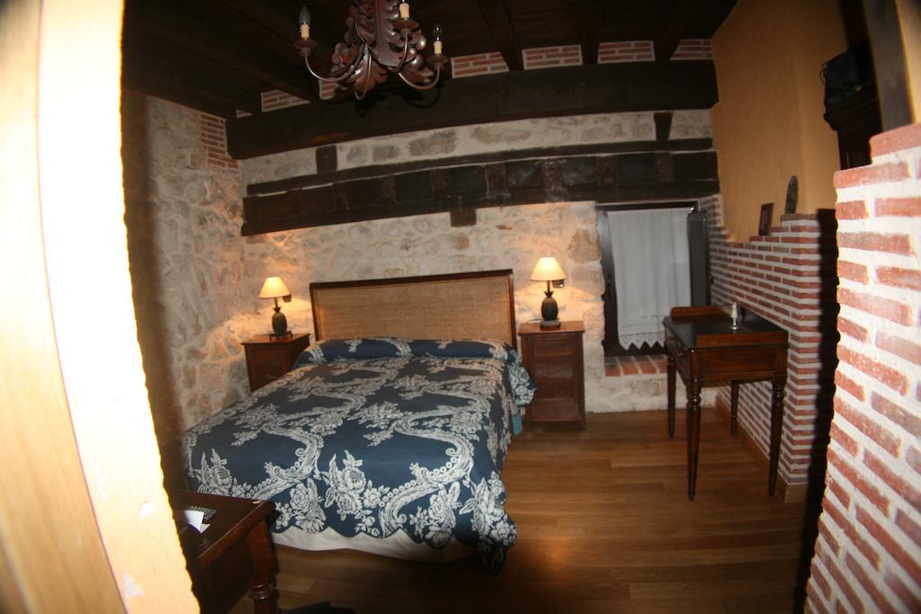 La Sinagoga Guest House Penaranda de Duero Bilik gambar