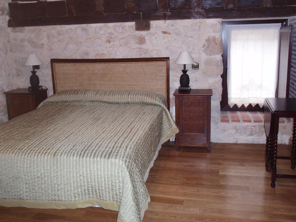 La Sinagoga Guest House Penaranda de Duero Bilik gambar