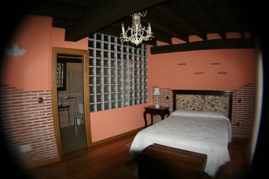 La Sinagoga Guest House Penaranda de Duero Bilik gambar